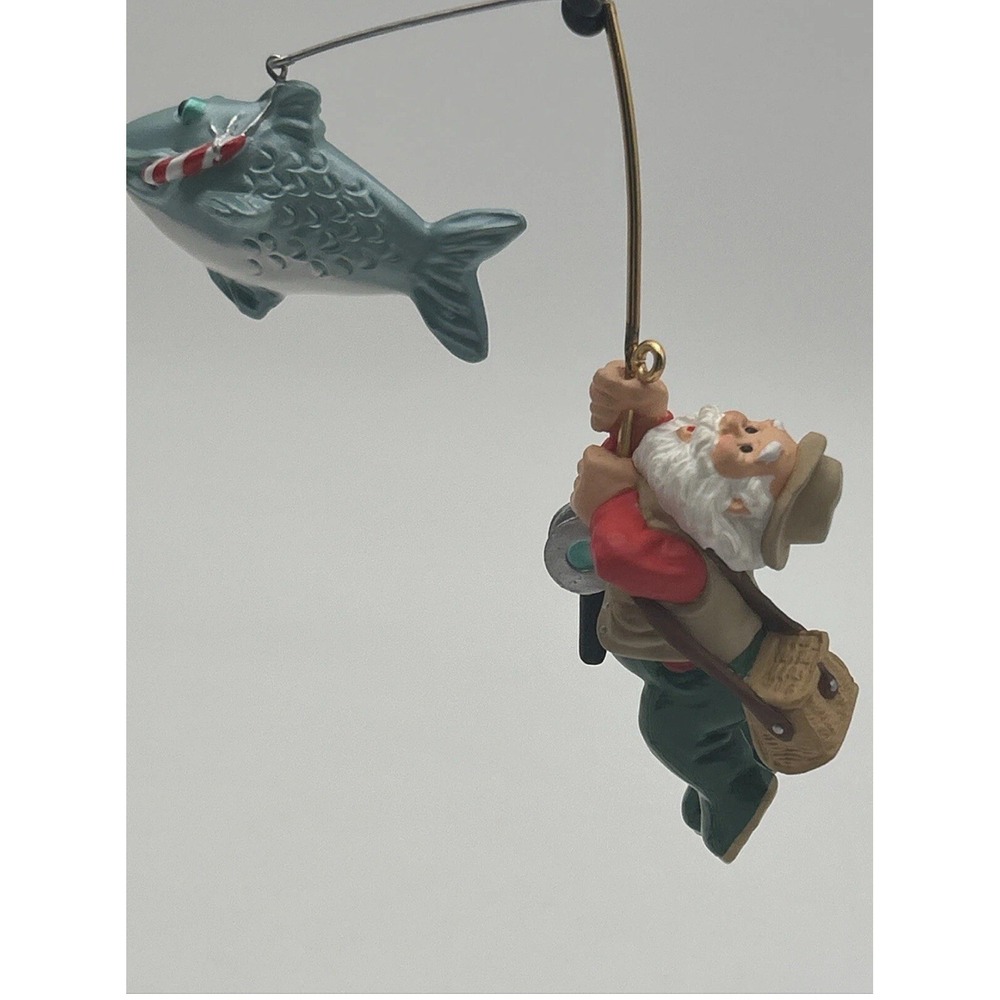HALLMARK KEEPSAKE ORNAMENT Reel Fun 1999 Santa Fishing - Picture 8 of 8